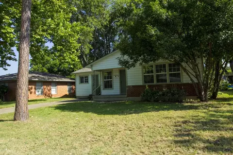 1004 Crescent St, Denton, TX 76201