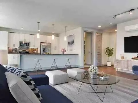 10655 Main St, Bellevue, WA 98004