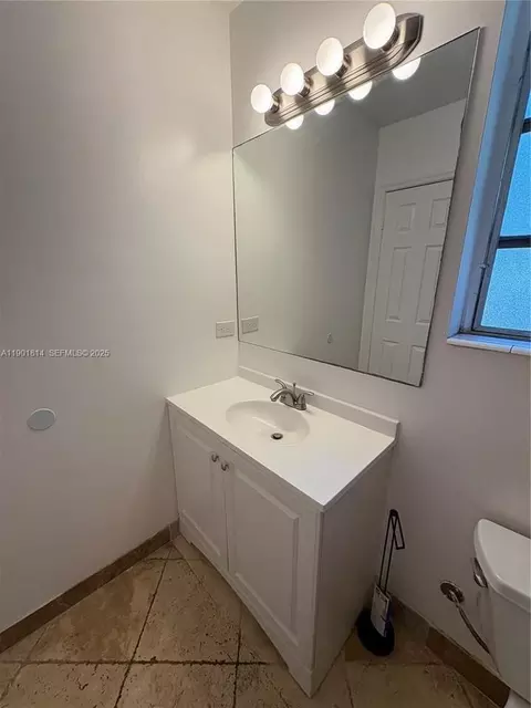 1741 NE 52nd St, Pompano Beach, FL 33064