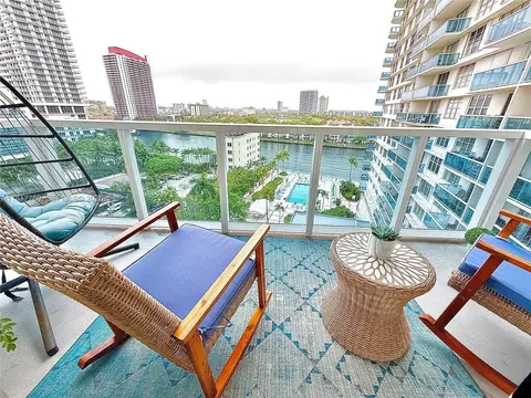 3800 S Ocean Dr # 1011, Hollywood, FL 33019