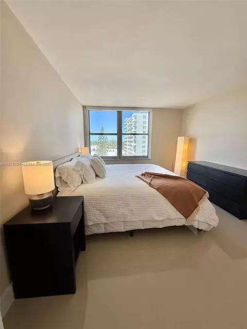 2899 Collins Ave # 908, Miami Beach, FL 33140