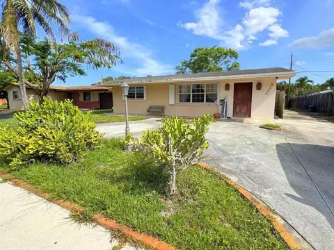 8350 Taft St, Pembroke Pines, FL 33024