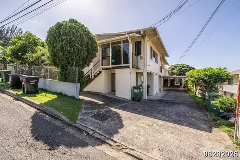 1835 Akone Pl #B, Honolulu, HI 96819