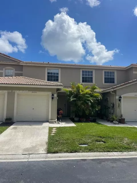 8660 S Southgate Shores Cir, Tamarac, FL 33321