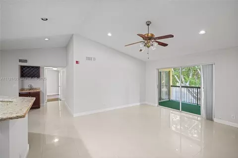 7640 Westwood Dr #415, Tamarac, FL 33321
