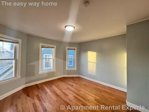 115 Elm St #2, Somerville, MA 02144