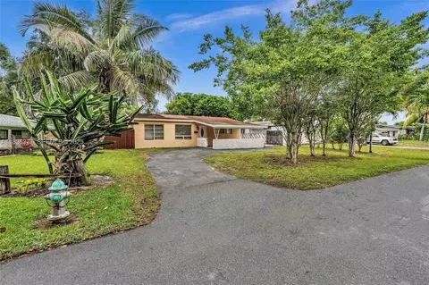 1910 N 61st Ter, Hollywood, FL 33024