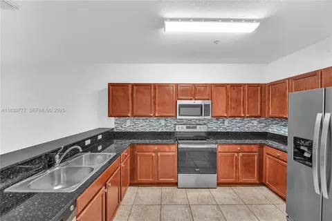 8899 NW 107 Ct #214, Doral, FL 33178