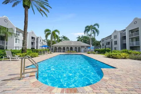 620 SW 111th Ave #202, Pembroke Pines, FL 33025