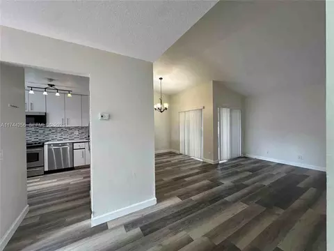 1480 Springside Dr #1480, Weston, FL 33326
