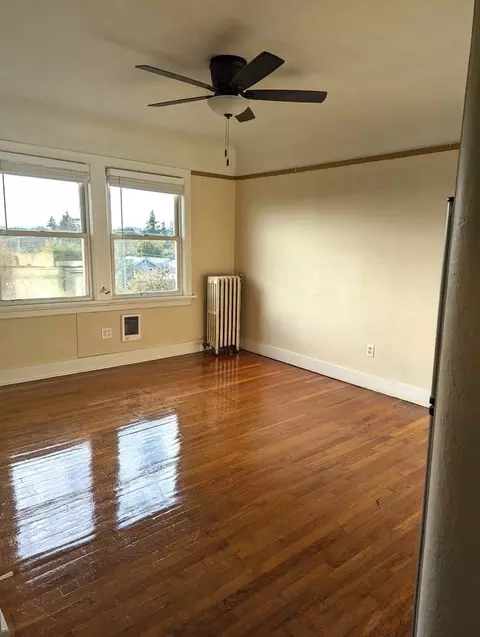 405 S 2nd St #205, Saint Helens, OR 97051