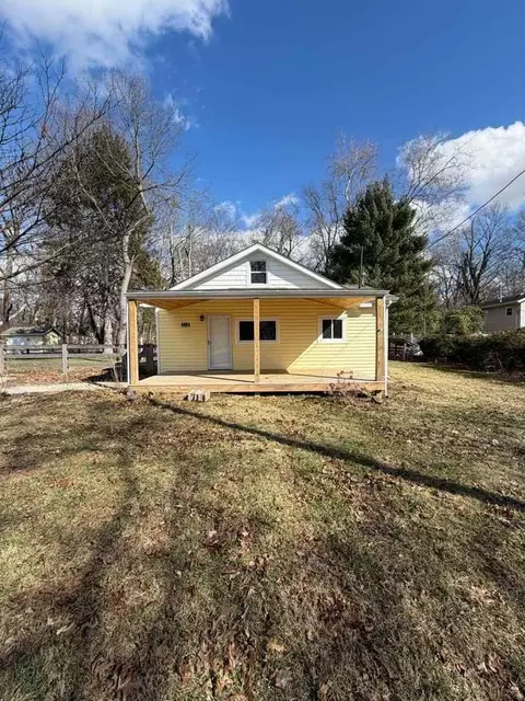 236 Lakeview Dr, Pickerington, OH 43147