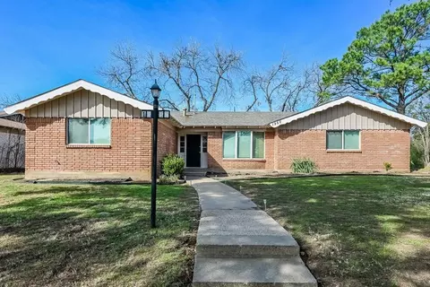 1950 Shelman Trl, Fort Worth, TX 76112