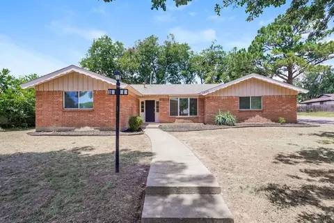 1950 Shelman Trl, Fort Worth, TX 76112