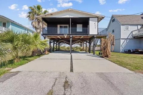 810 93rd St, Galveston, TX 77554