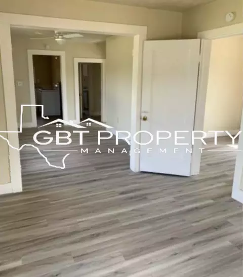 1108 E Lee Ave, Kingsville, TX 78363