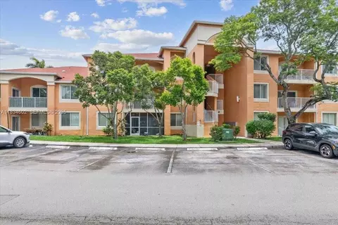 6952 SW 39th St #C105, Davie, FL 33314