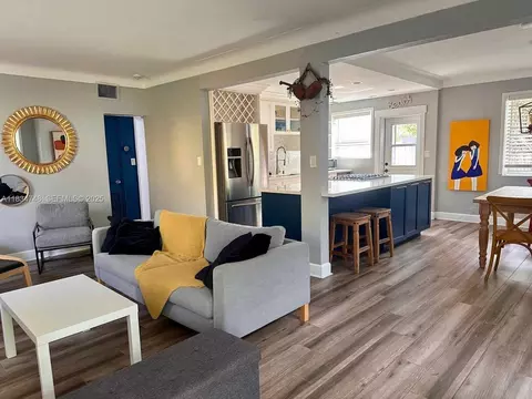 242 SW 20th St, Fort Lauderdale, FL 33315
