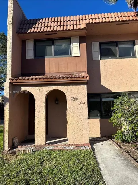 52 Madrid Ln #1, Davie, FL 33324
