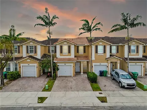 11866 SW 152nd Pl, Miami, FL 33196