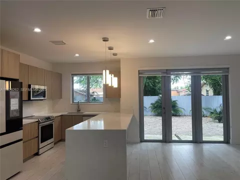 3155 NW 103rd St #3155, West Little River, FL 33147