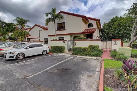 323 Ives Dairy Rd #323, Ives Estates, FL 33179