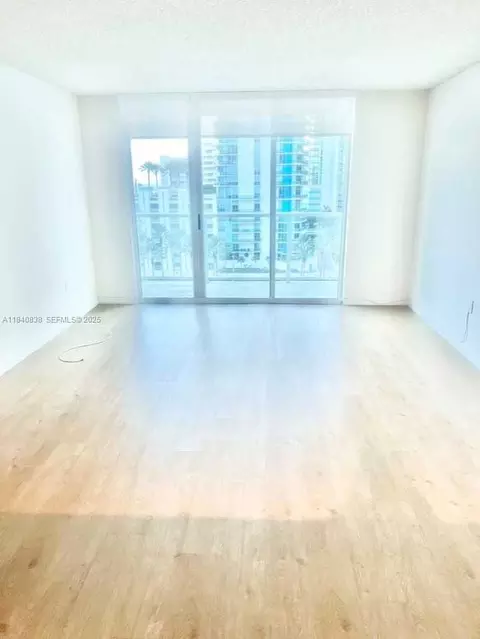 1155 Brickell Bay Dr #807, Miami, FL 33131