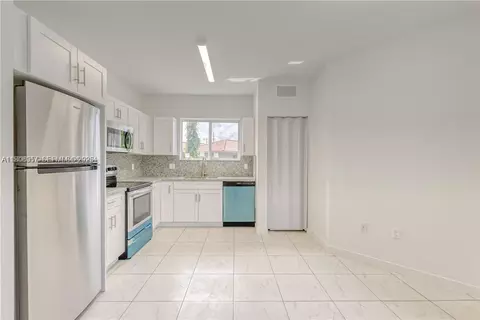 14885 NE 7th Ave #14885, Miami, FL 33161