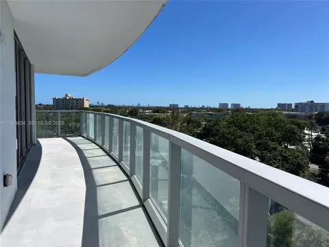 13800 Highland Dr #601, North Miami Beach, FL 33181