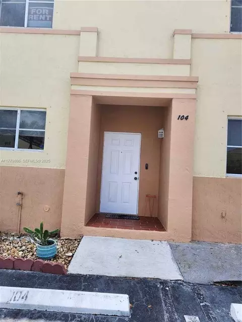 312 NW 114th Ave #4, Sweetwater, FL 33172