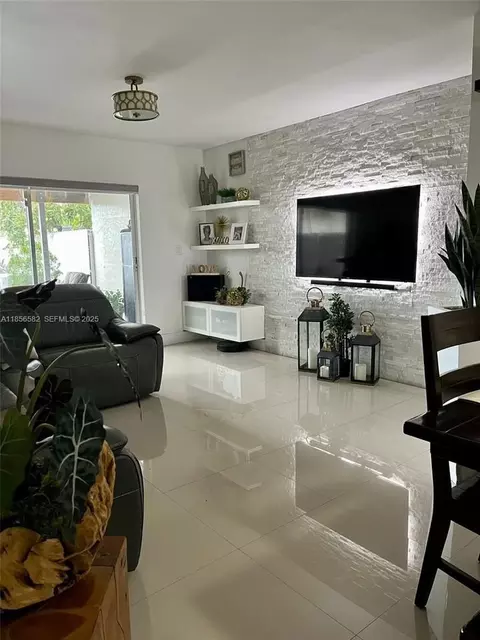1155 NW 123rd Ct #601, Tamiami, FL 33182