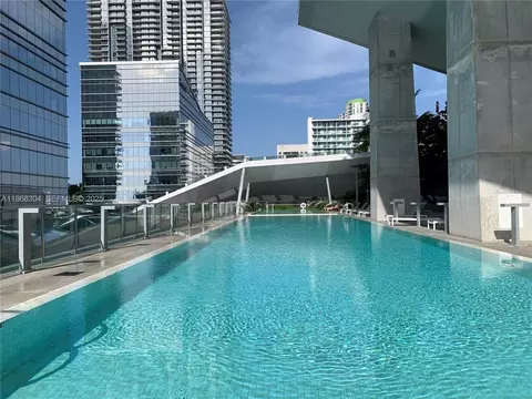 68 SE 6th St #1003, Miami, FL 33131