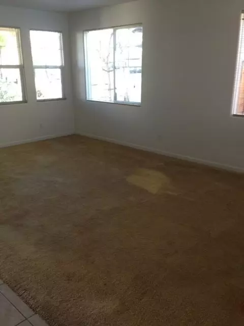 2328 S Fallbrook Dr, Los Banos, CA 93635