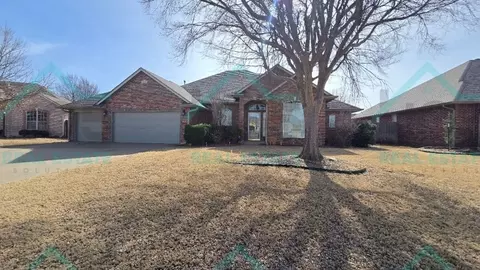 2500 Auburn Ct, Edmond, OK 73012