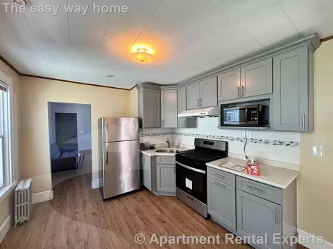 51 Beacon St #2, Somerville, MA 02143