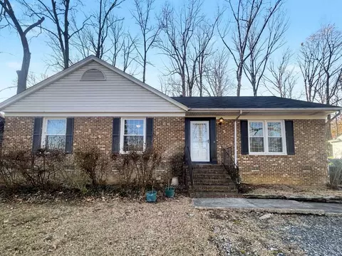 3222 S Elm Eugene St, Greensboro, NC 27406