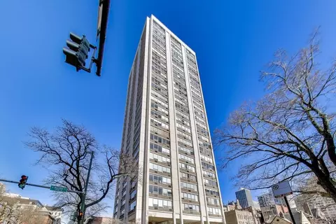 70 W Burton Pl, Chicago, IL 60610