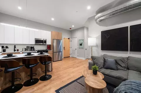 6044 N Winthrop Ave #1359788P, Chicago, IL 60660