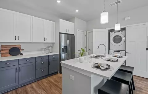 Undisclosed, Hoffman Estates, IL 60169