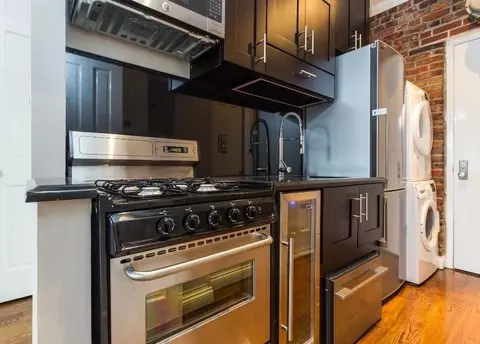 199 E 3rd St #1A, New York, NY 10009