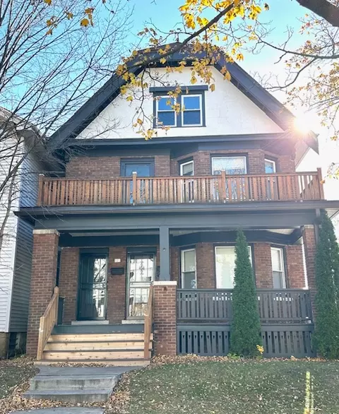 319 E Montana St #321UPPER, Milwaukee, WI 53207