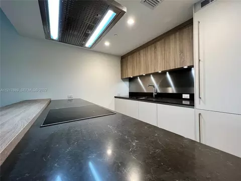 1000 Brickell Plz #1903, Miami, FL 33131