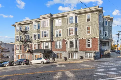 1703 Bellevue Ave #200, Seattle, WA 98122