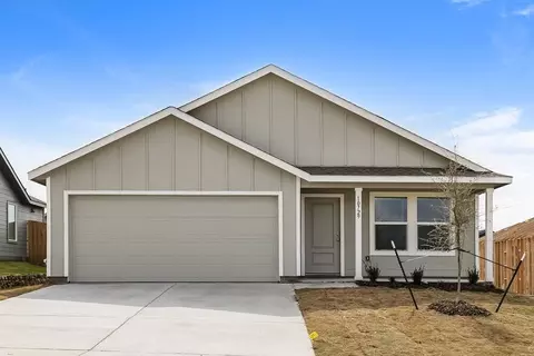 10729 Revolver Ln, Fort Worth, TX 76108