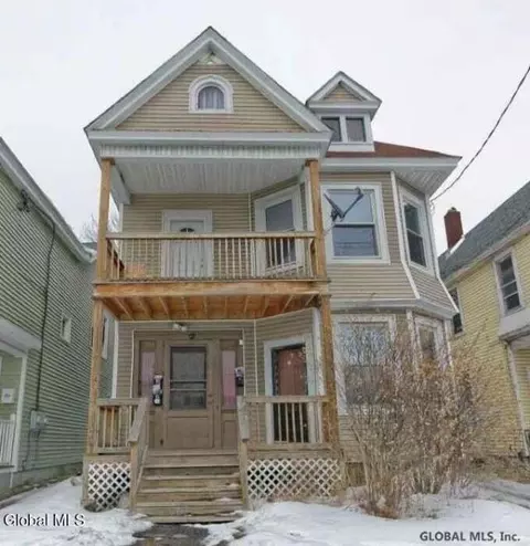 1213 State St, Schenectady, NY 12304