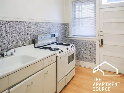 3823 N Lawndale Ave #1E, Chicago, IL 60618