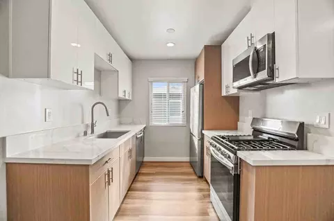 1352 W 36th St #2, Los Angeles, CA 90007