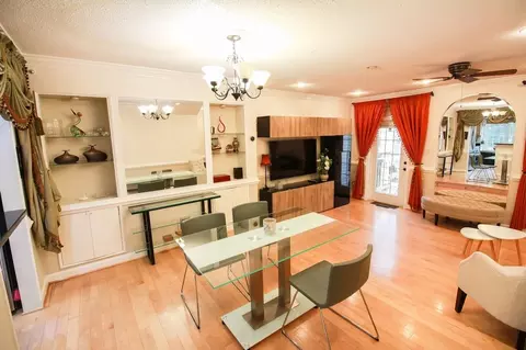 2304 Hunters Woods Plz #1473422P, Reston, VA 20191