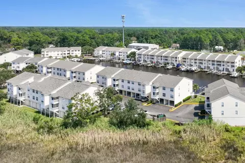 2421 Beachview Dr #06, Ocean Springs, MS 39564