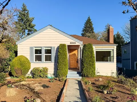 10332 Ashworth Ave N, Seattle, WA 98133